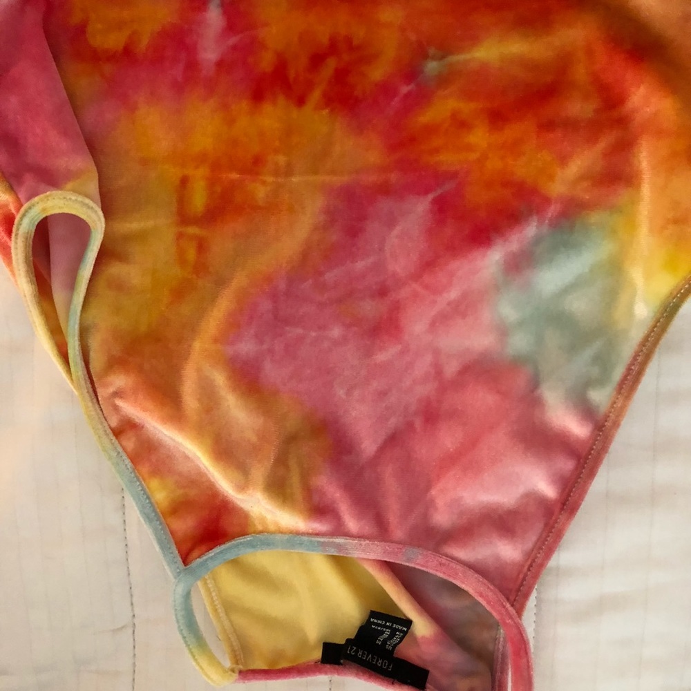 Forever 21 tie dye crop top